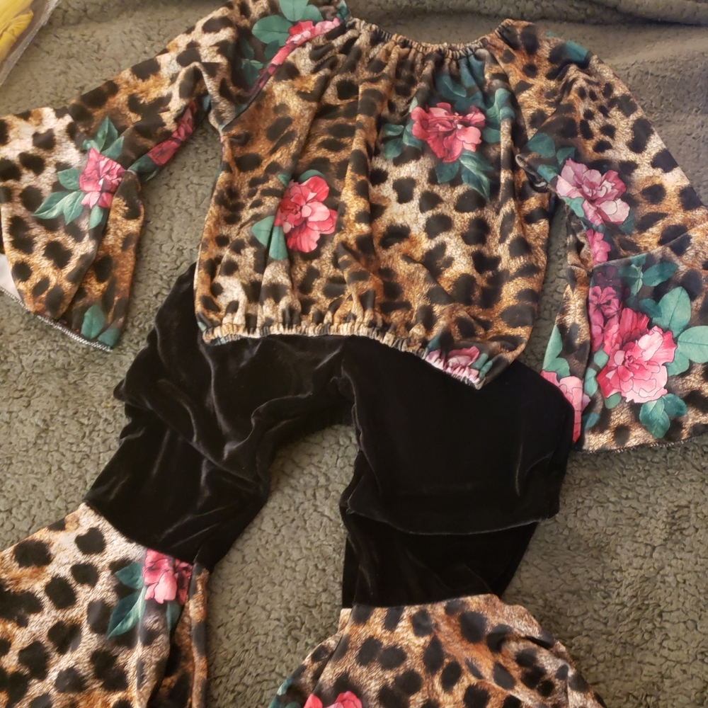 2 pc pants set size 5/6